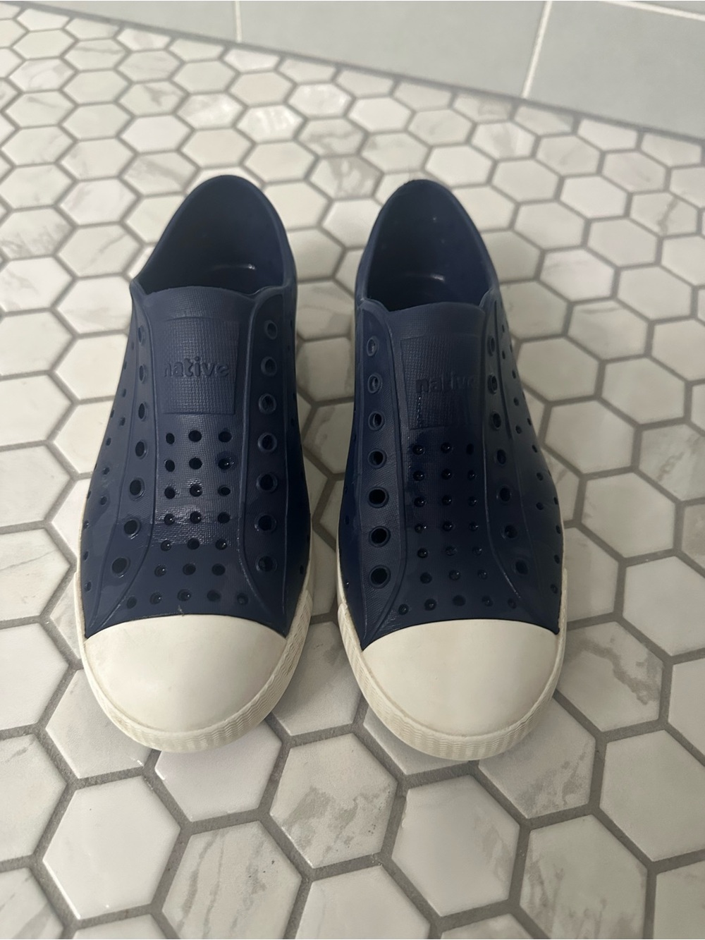 Native Junior 3 Jefferson Slip-On Sandals in Navy